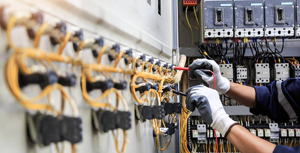 Professional Electrician technician working in Menlo Park Terrace, NJ